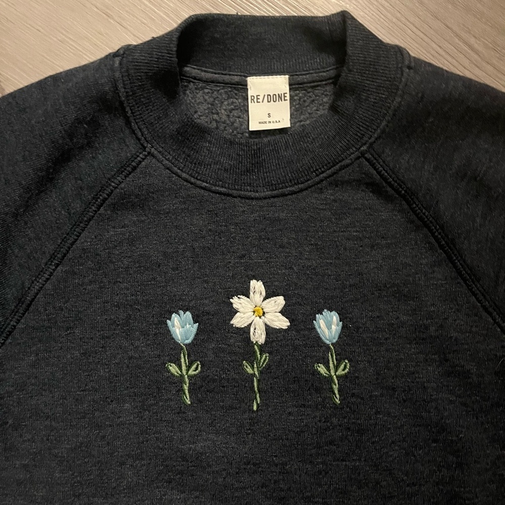 Re/Done Cropped “Shrunken” Floral Embroidered Crewneck Sweatshirt
